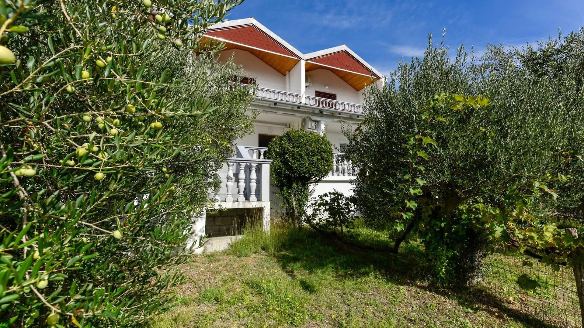 Apartment Wohnung Fuer 22 Personen Mit Aussicht Razanac Croatia
