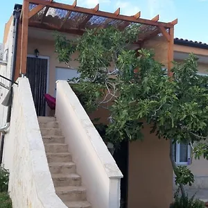 T And T Apartman