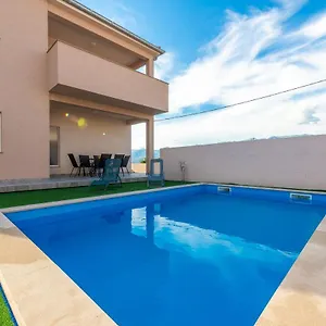 Villa Private House Velebita, Ražanac