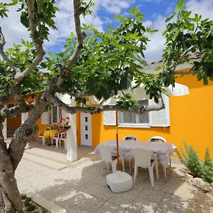Apartment Marta, Ražanac